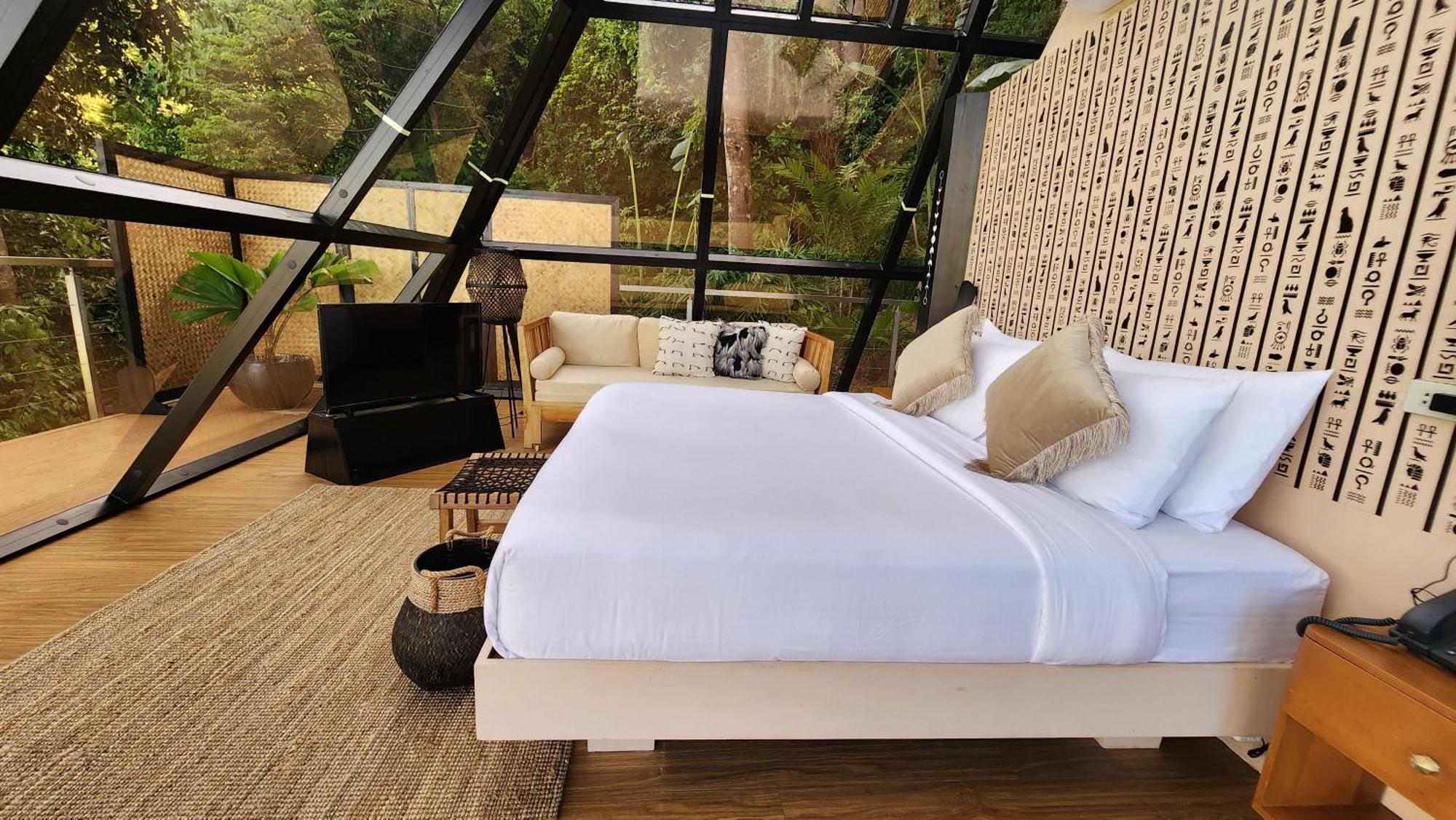 The Pyramid - Glamping At Karuna Luxury tent El Nido